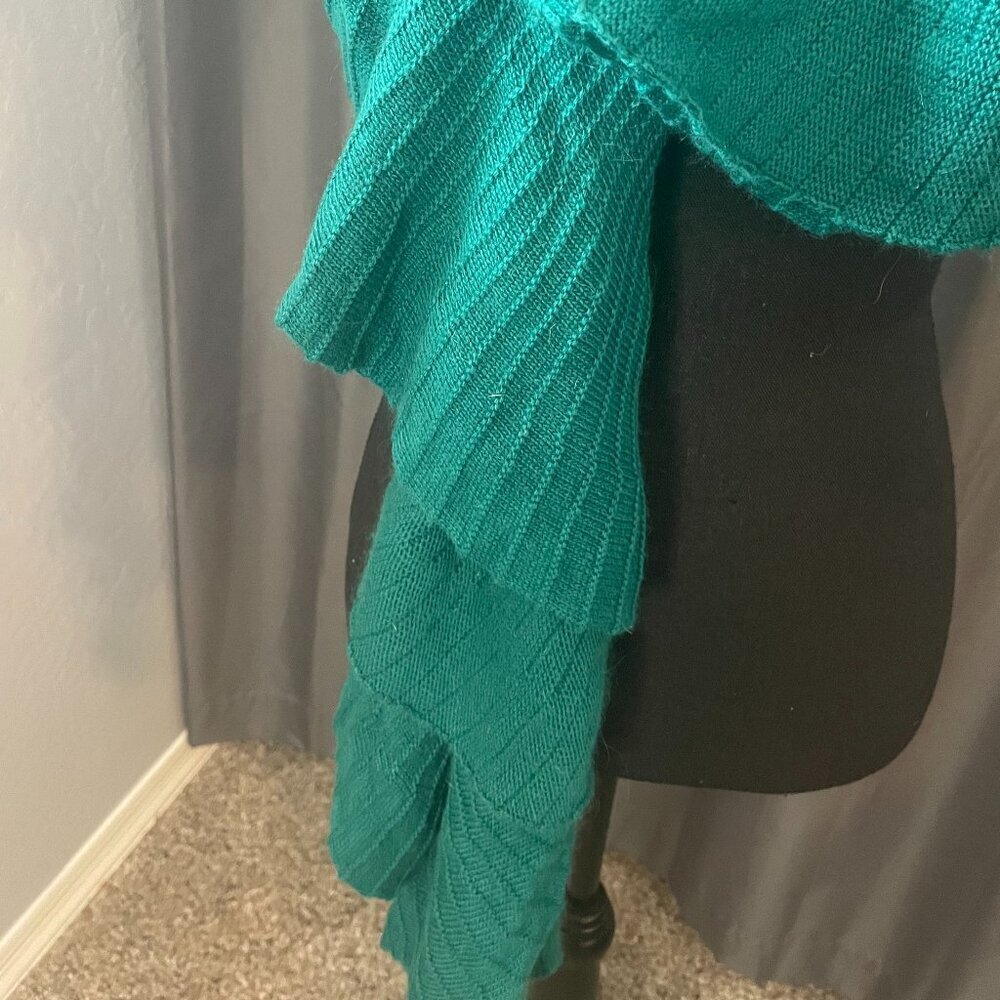 Green Scarf - Picture 2 of 2
